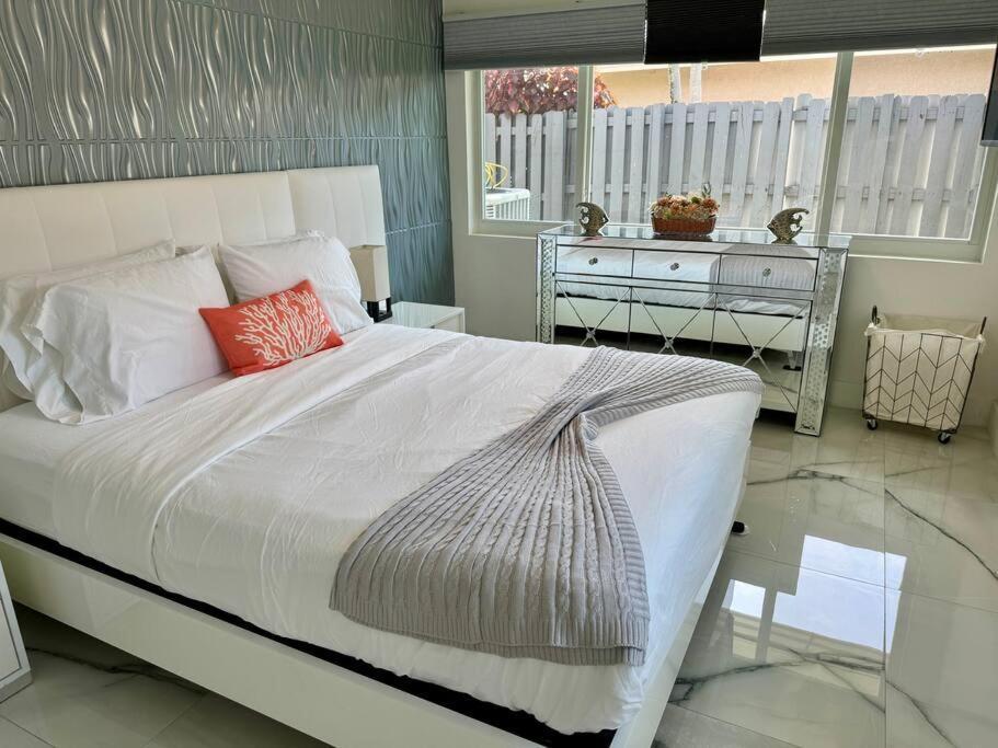 Amazing Home W Heated Pool 8 Mins To The Beach Lighthouse Point Eksteriør bilde