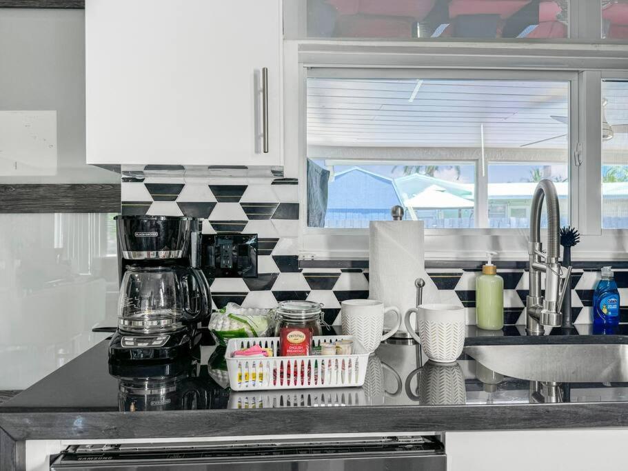 Amazing Home W Heated Pool 8 Mins To The Beach Lighthouse Point Eksteriør bilde